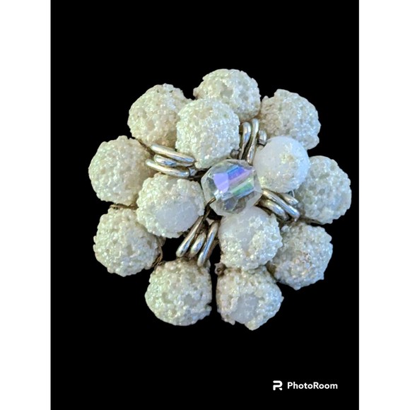 Vintage 1940s Japan White Textured Bead Cluster Clip Earrings Clear Stone Sand - Picture 2 of 5